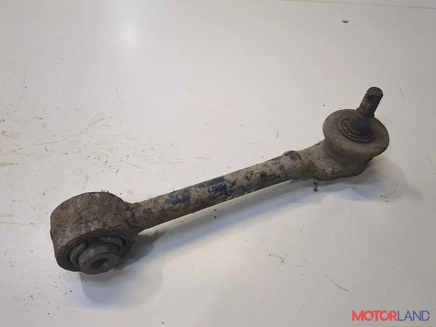 Нижний большой рычаг honda integra. Нижний рычаг передней подвески хонда. Нижний рычаг хонда аккорд 7. Передний рычаг аккорд cf 3. Хонда аккорд передний нижний рычаг.