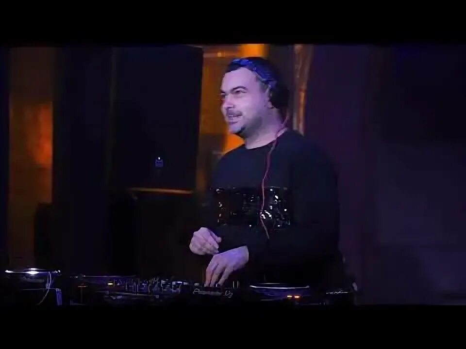 Dj maniak в молодости. Dj maniak молодой. Скажи мне что что мне делать сегодня dj maniak. Mc рыбик. Dj maniak в молодости.