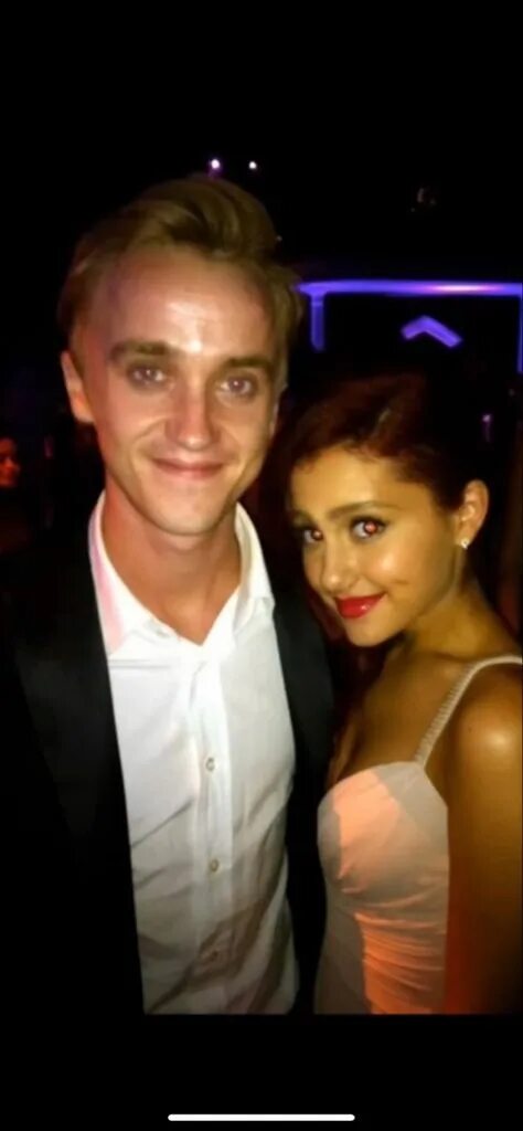 Фиьи тонкинми том фелтон. Фиби тонкин и том фелтон. Том фелтон и фиби. Том фелтон и фиби. Фиби тонкин и том фелтон.