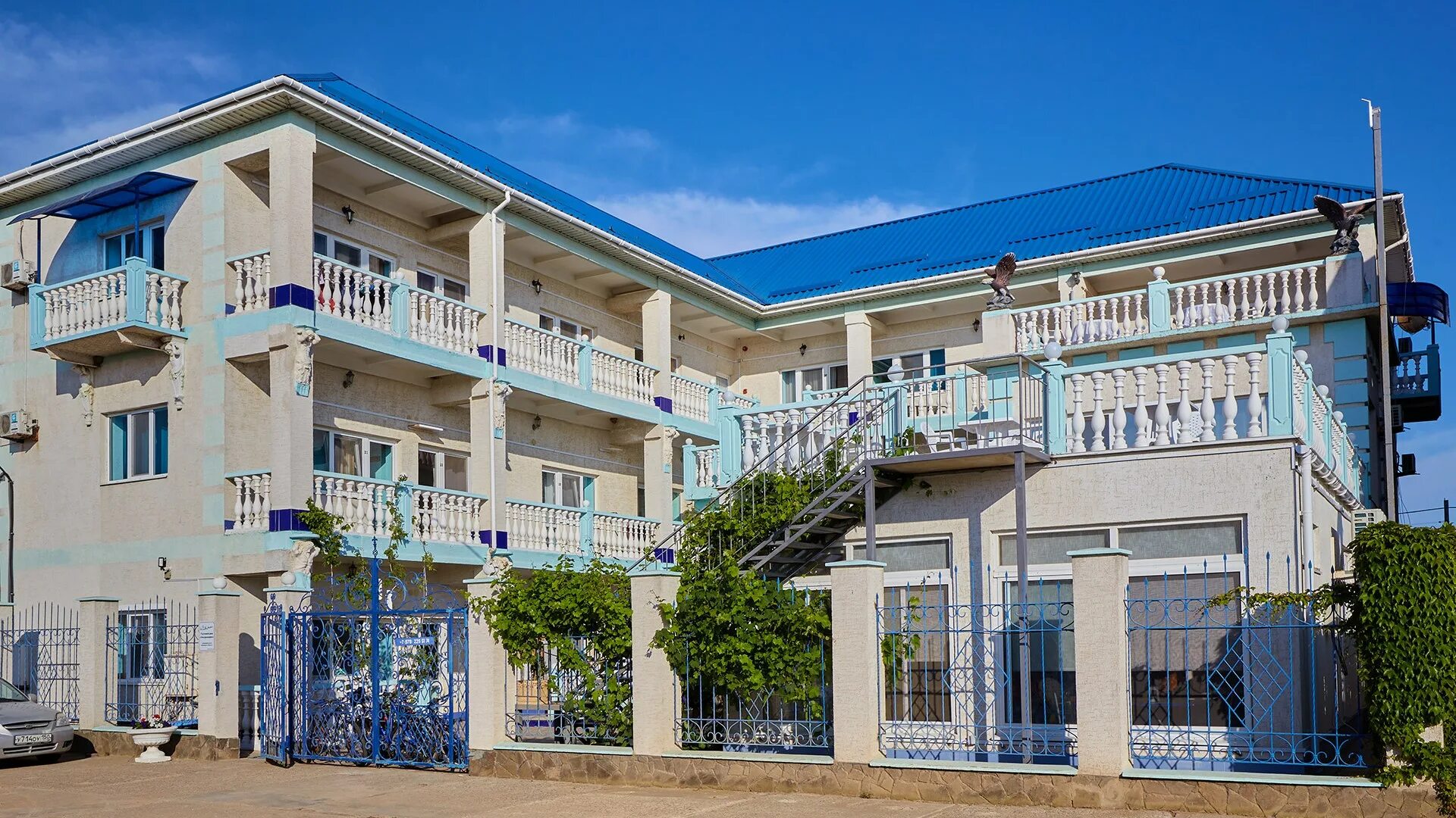 сочи, п. геленджик филиппа рубахо. гостевой дом мармари ольгинка. демерчи в лермонтово. заозерный гостевой дом ультрамарин.