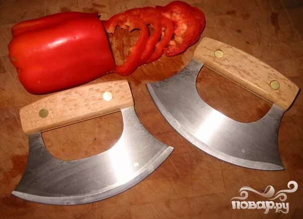 Тяпка для капусты. Тяпка для капусты с деревянной ручкой тдк. Сечка для рубки капусты 19 век. Топорик сечка для рубки капусты. Сечка для рубки капусты.