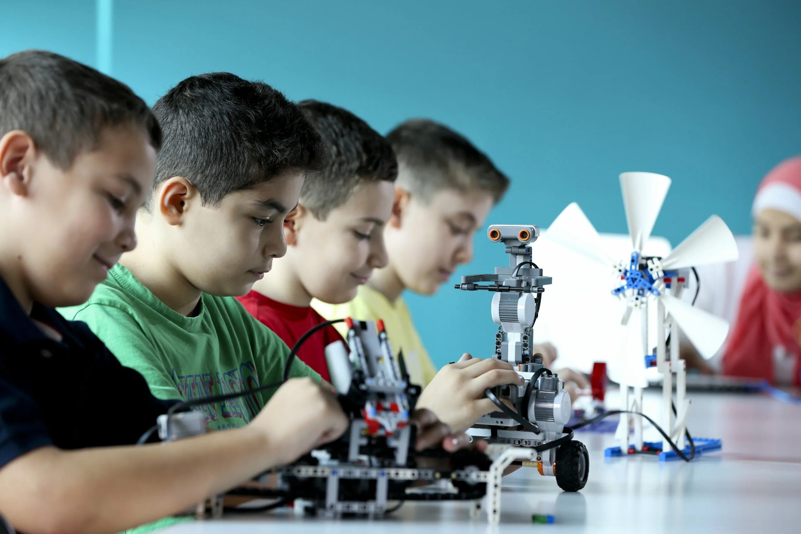 5 роботов делают 5