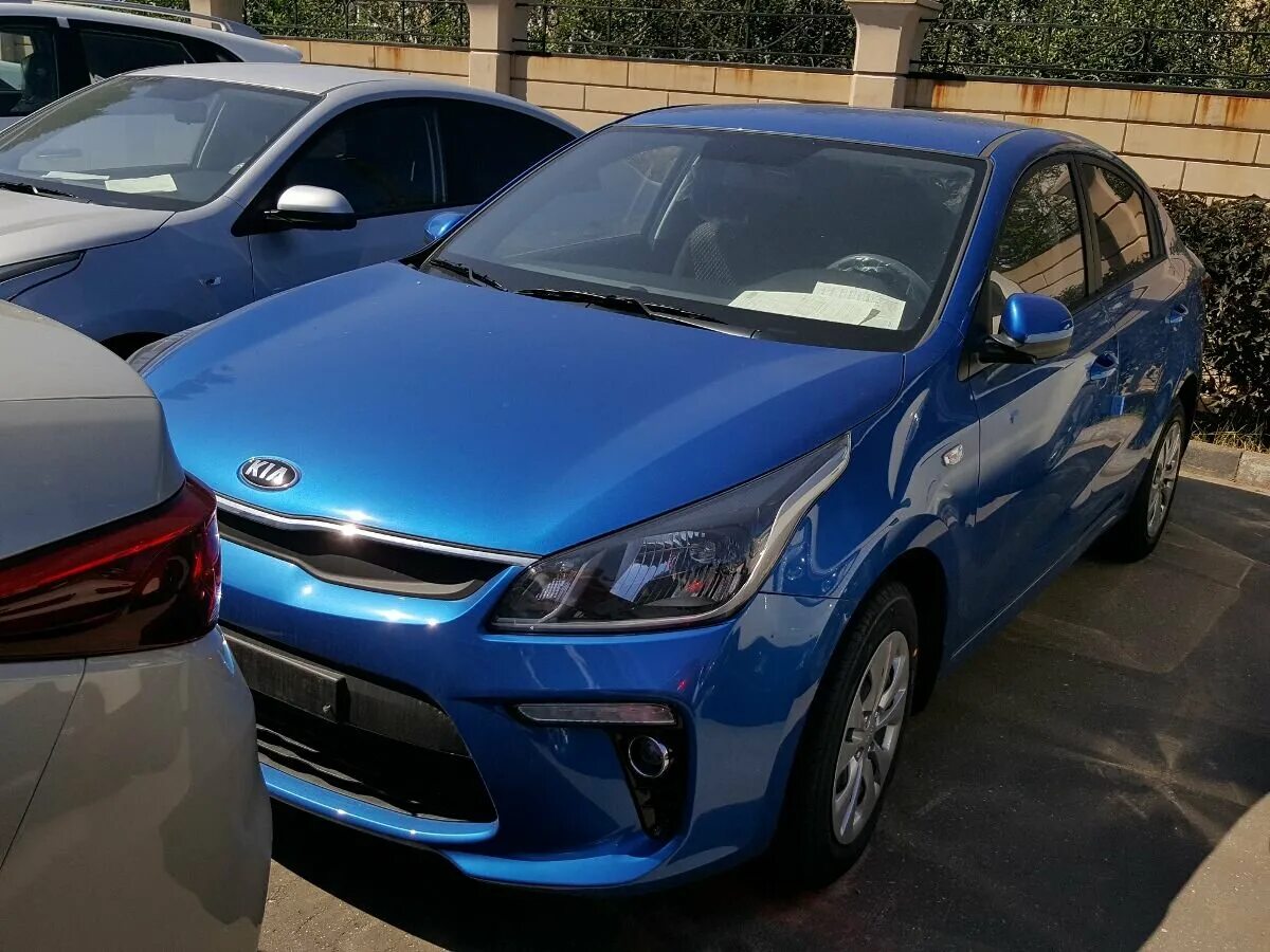 Цвет rio. Kia Rio 2018. Kia Rio 2018 седан. Киа Рио синяя 2022. Киа Рио 4 2018.