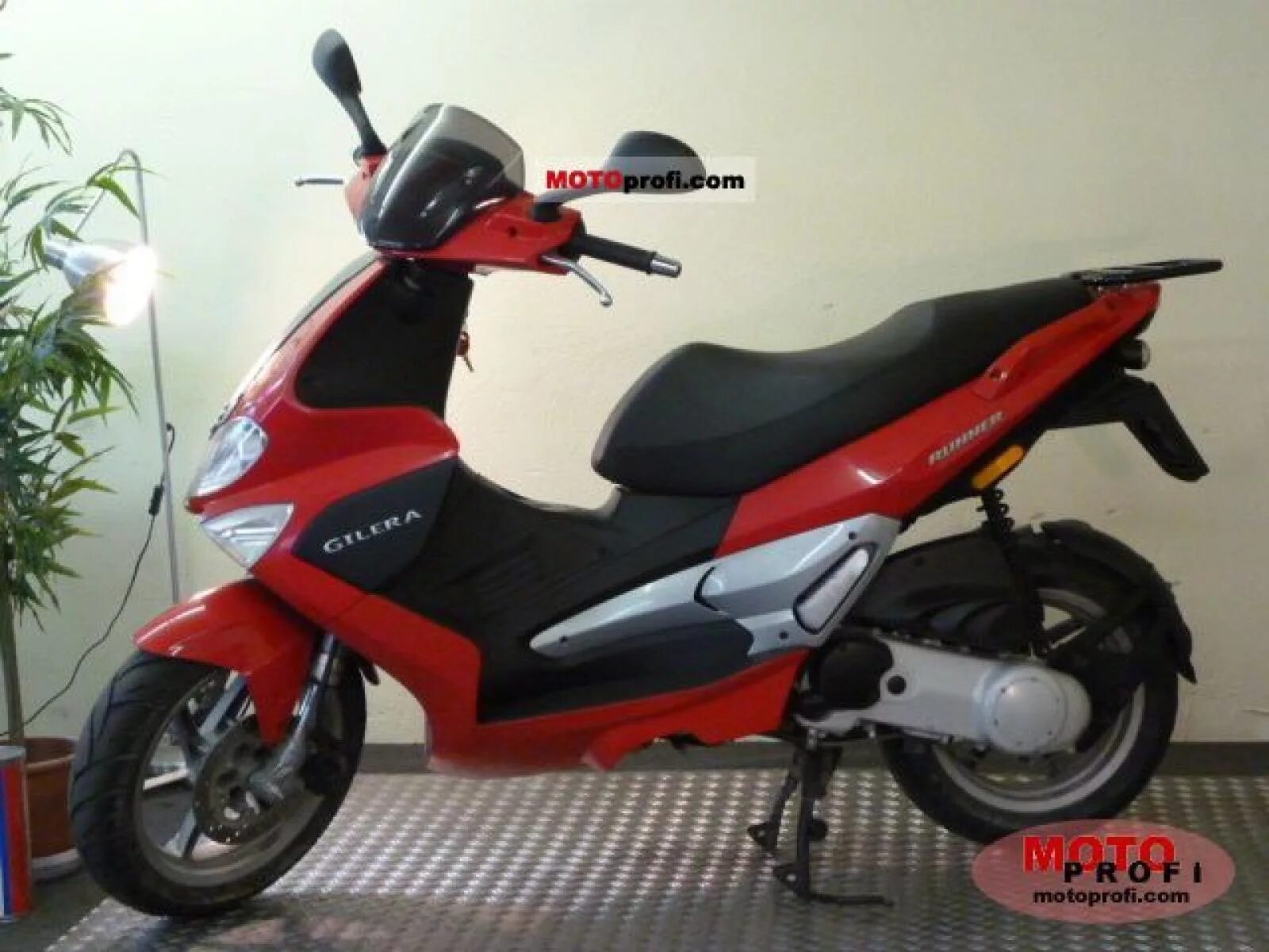 Гилера раннер 70. Gilera Runner 50. Пластик Gilera Runner. Скутер 70 кубов