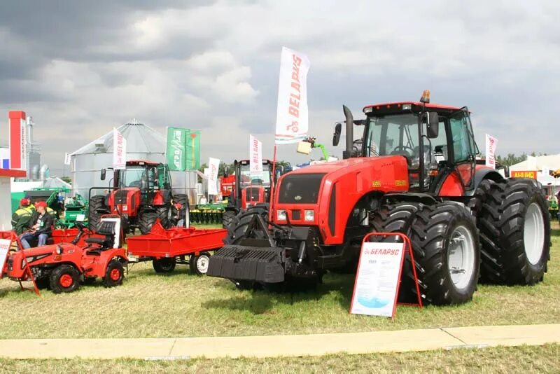 трактор "беларус 320. ратрак "беларус мсу-108. мтз выставка 2020. выставка сельхозтехники. трактор belarus-1523.