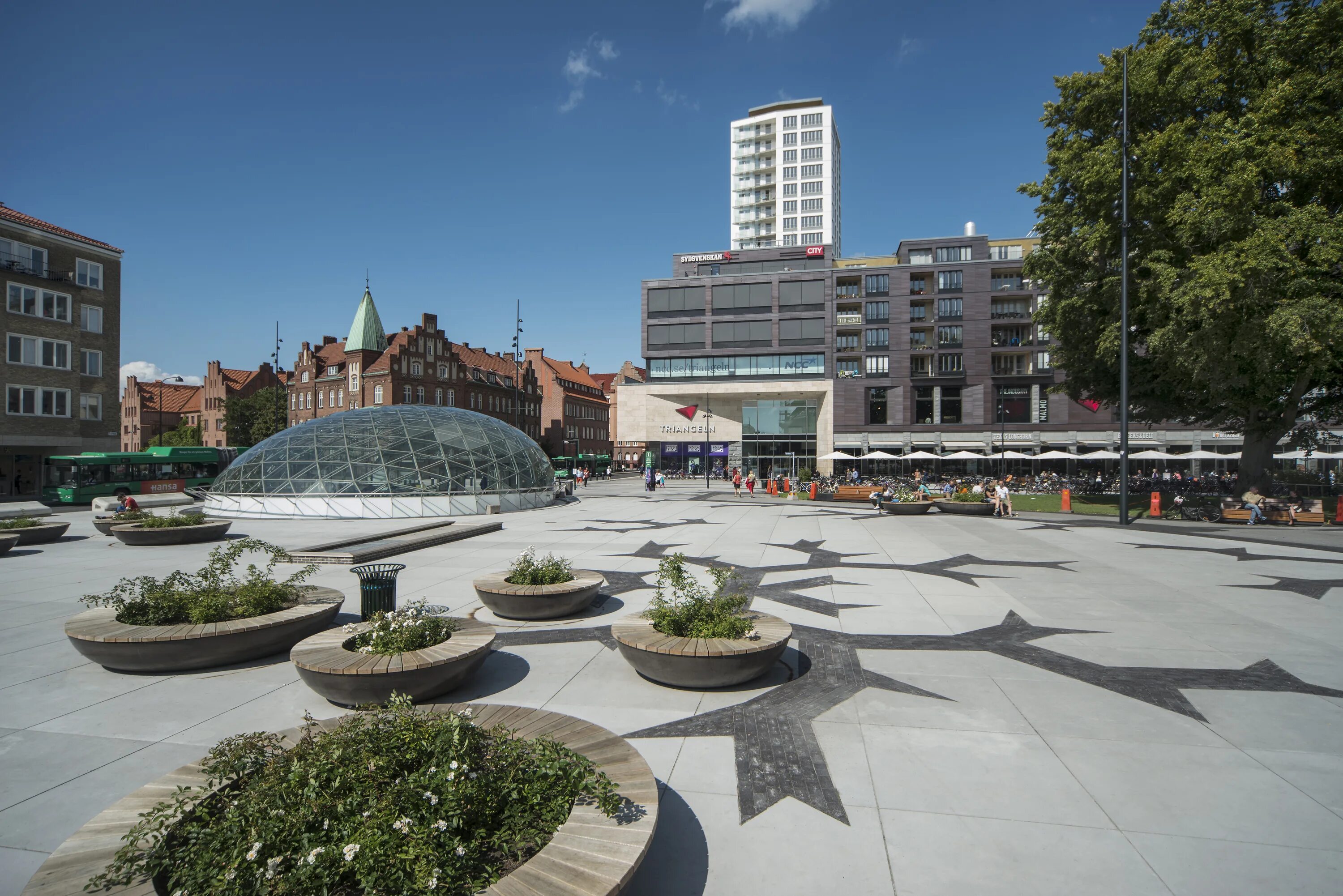 Центральная площадь в Эммене, Нидерланды. Городская площадь Осло. Cleveland public Square архитектура. Городская пл