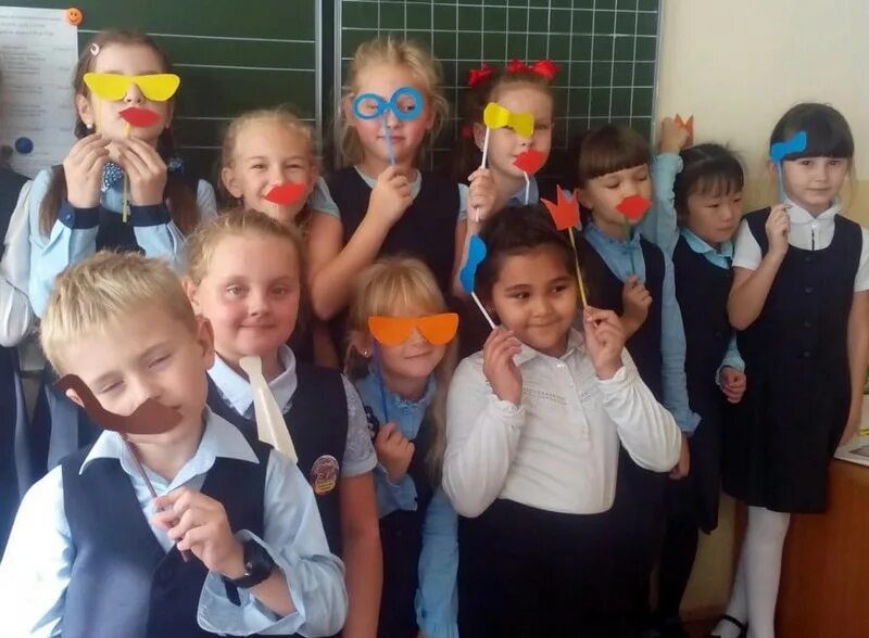 акция день позитива. день позитива в школе одежда. день позитива в школе мероприятия. день позитива в школе мероприятия. день позитива в школе мероприятия.