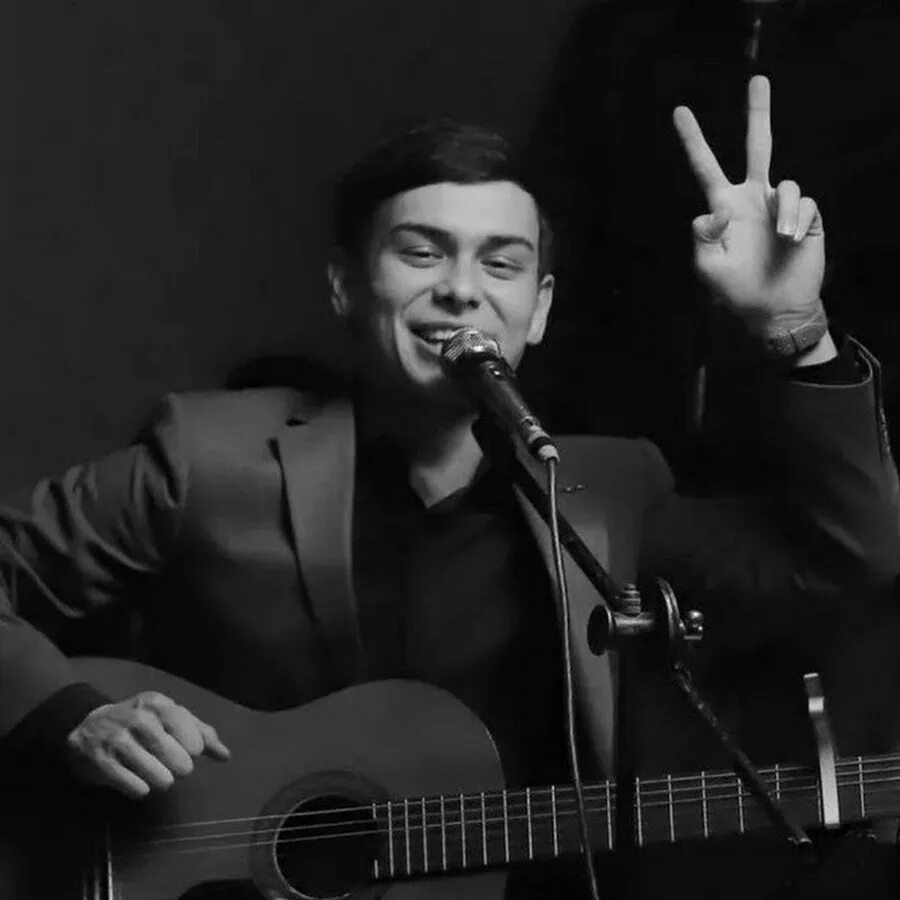 Элйорбек мелибоев. Elyorbek meliboyev 2022. Elyorbek meleboyev. Elyorbek meliboyev qoshiqlari. Elyorbek meliboyev chorbogi bolo.