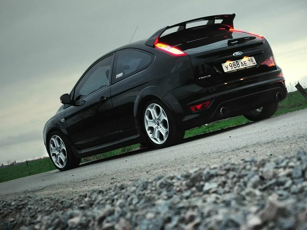 Cs2 focus. Ford Focus 2 Hatchback Tuning. Тюнингованный Ford Focus 2. Форд фокус 2 хэтчбек тюн. Тюнингованный Форд фокус 2 Рестайлинг.