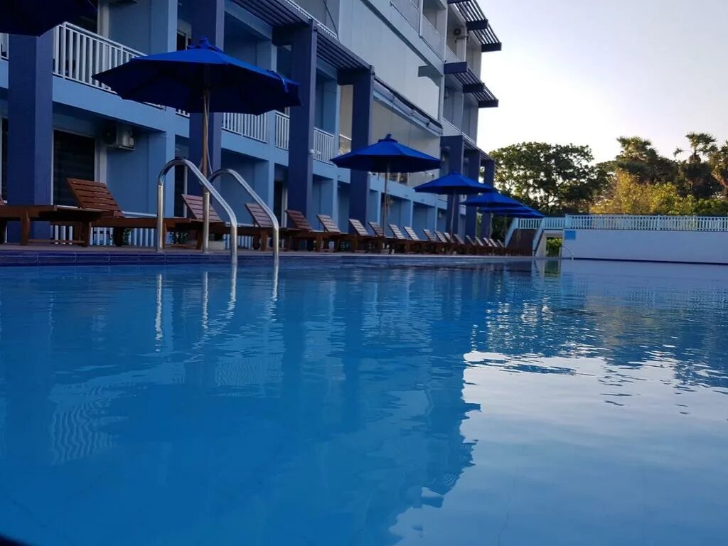 Beach resort 4 шри ланка. Trincomalee Beach Resort 4*. Trincomalee Beach Resort and Spa 4* (Тринкомали). Trincomalee Beach Resort 3. Тринкомали Бич Резорт пляж.