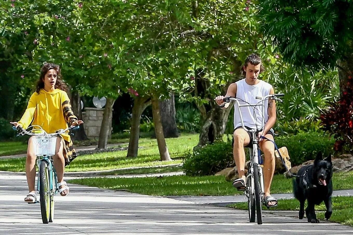 My friend riding a bike. Велосипед enjoy the Ride. Go for a Bike Ride. Камила Шон на прогулку. Friends Ride a Bike.