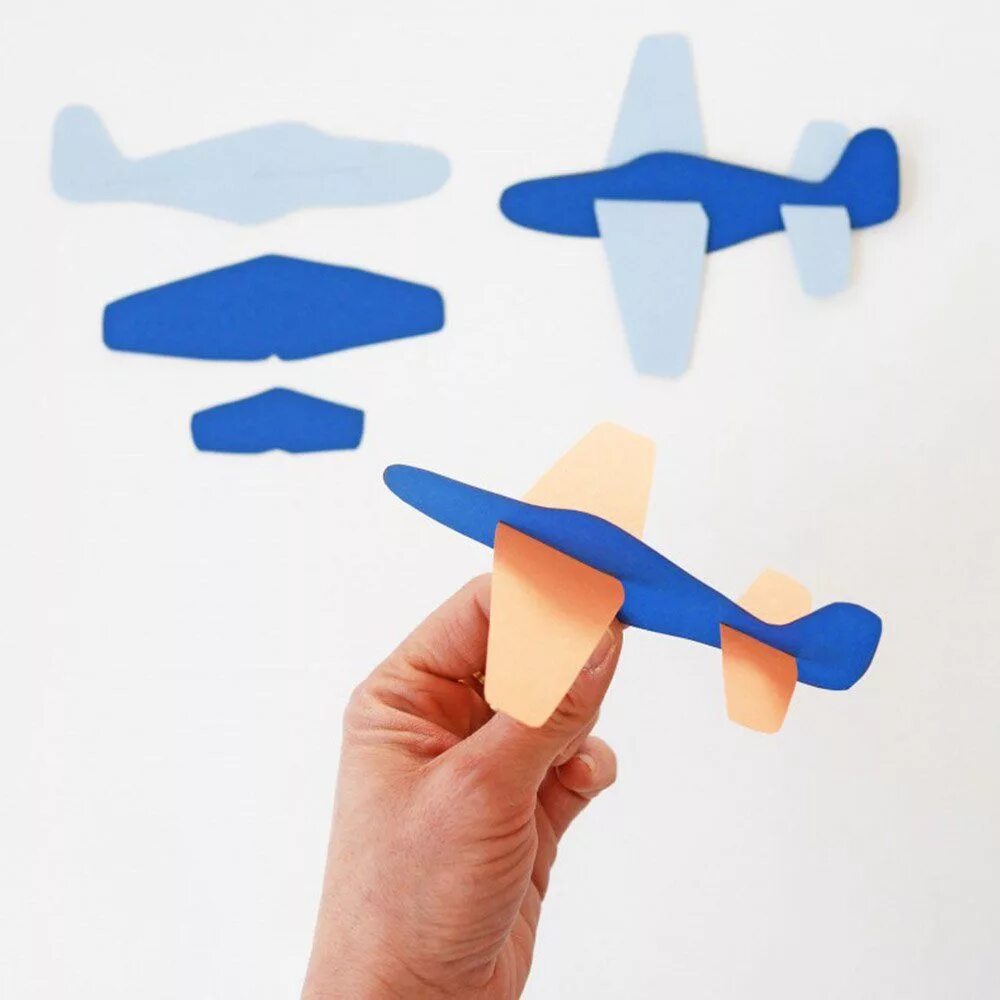 Самолет технология 4 класс. Конструирование из бумаги самолет. Самолет из картона. Бумажный самолет поделка. Подёлкуа самолёт.