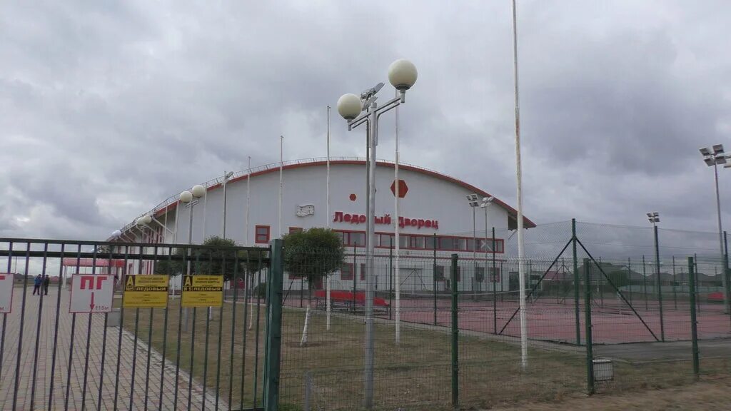 Фок знаменский краснодар благовещенская 6. Село новоукраинское гулькевичского района краснодарского края. Фок новознаменский краснодар. Спортивные сооружения краснодарского края. Спортивный комплекс витязево анапа.