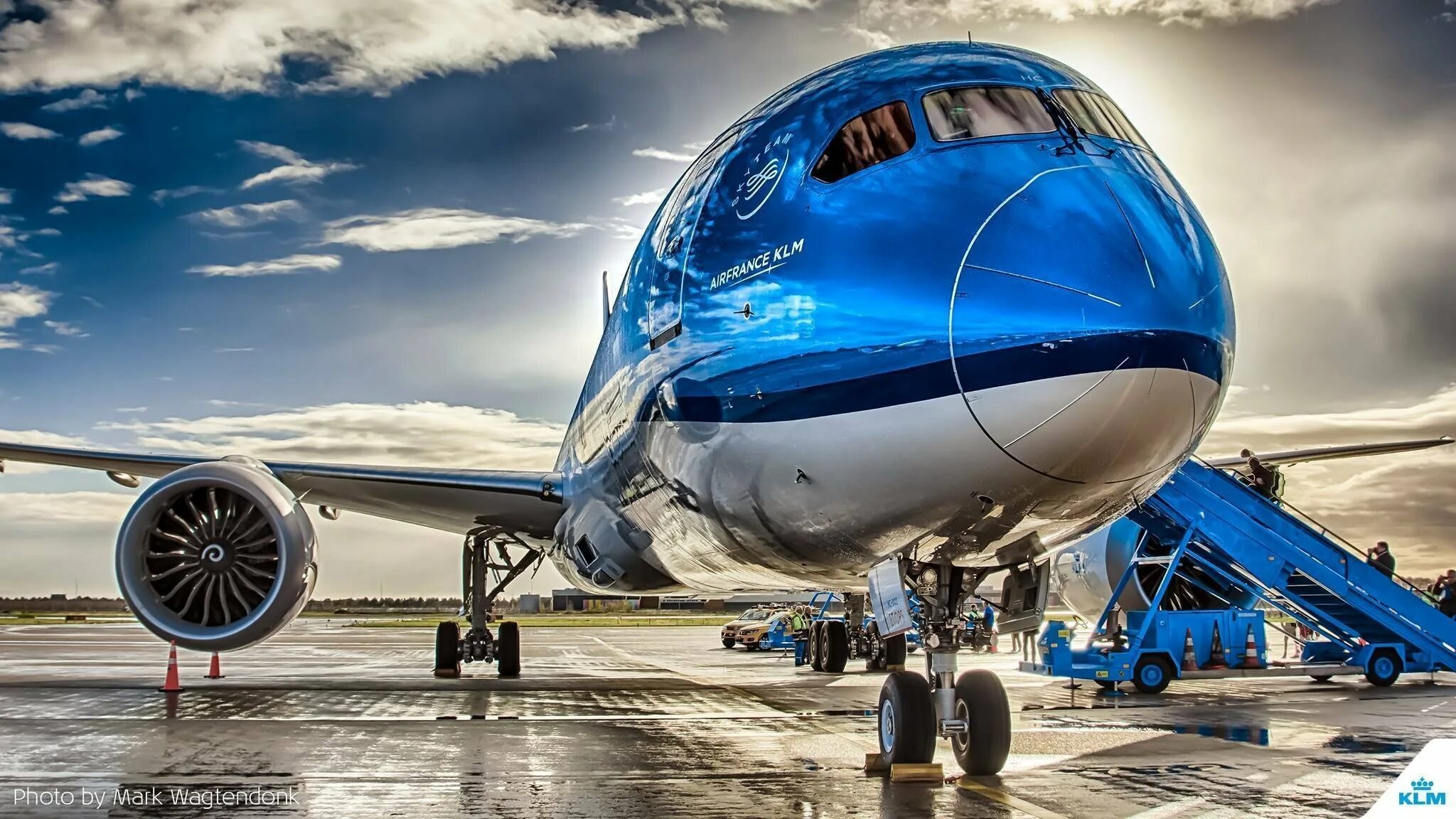 Боинг в небе. Самолет боинг 787. боинг 747 дримлайнер. боинг 737 дримлайнер. боинг 787 грузовой.