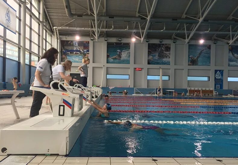 метро водный стадион москва. соревнования по плаванию. южный вестибюль водный стадион.