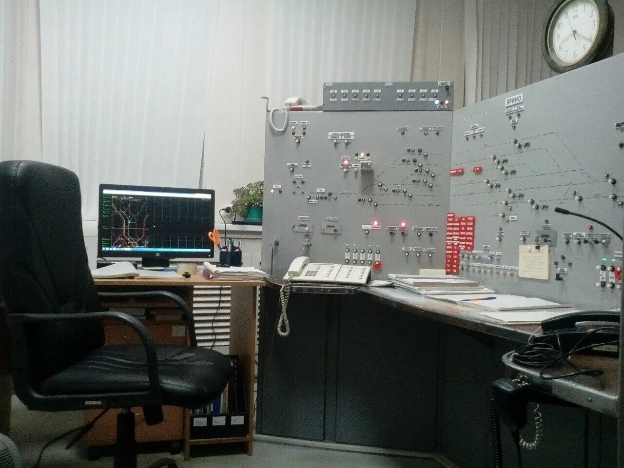 Дежурный помощник начальника вокзала. Маневровый диспетчер ржд. Станция железнодорожная телефон дежурного. Станция железнодорожная телефон дежурного. Дежурный по станции.