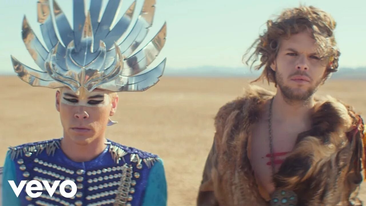 Empire of the sun 2025. Группа empire of the sun. люк стил empire of the sun. empire of the sun без грима. empire of the sun 1987.