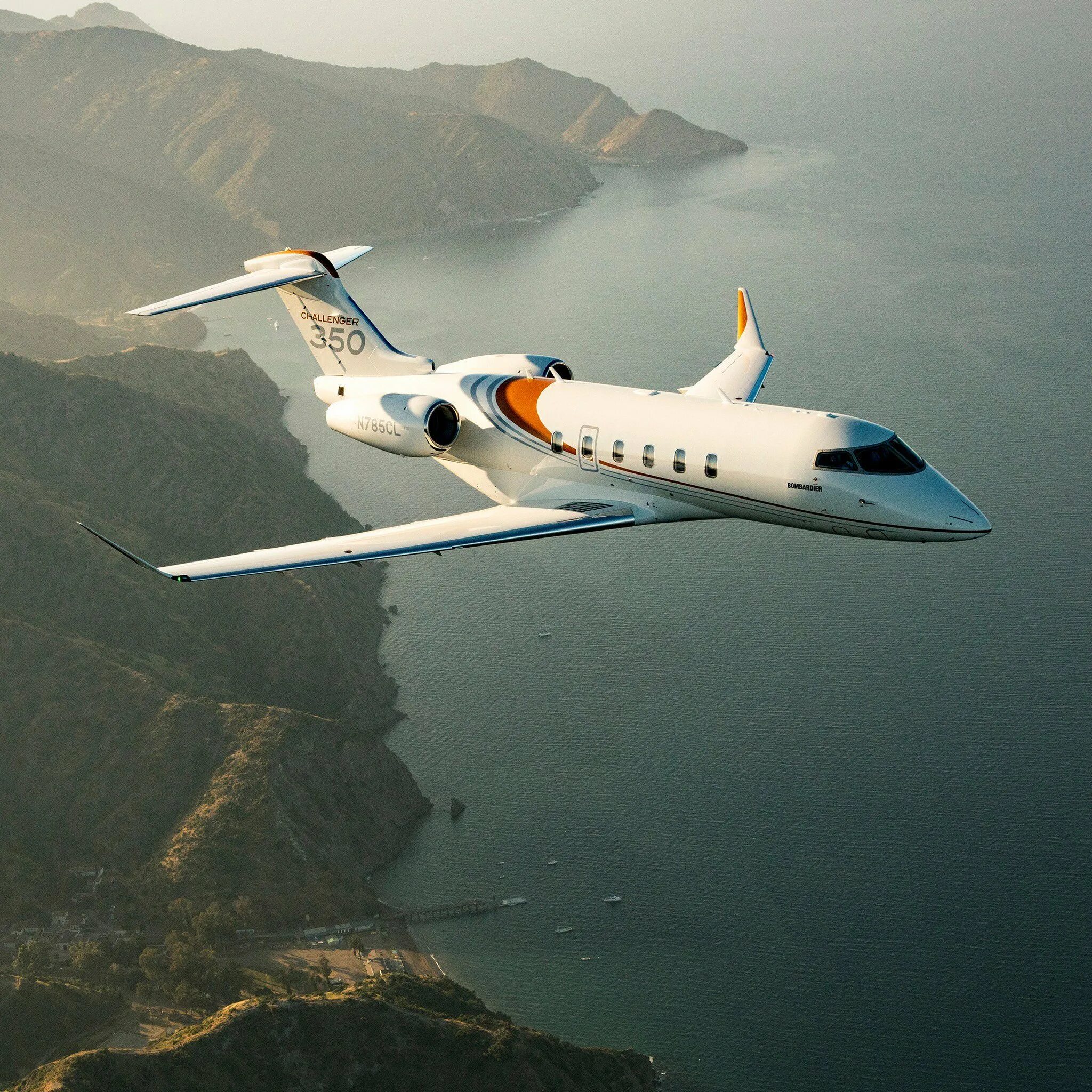 Самолёты бомбардье crj1000. Бомбардир это. Бомбардир это. Bombardier самолеты малые. Learjet 45xr.