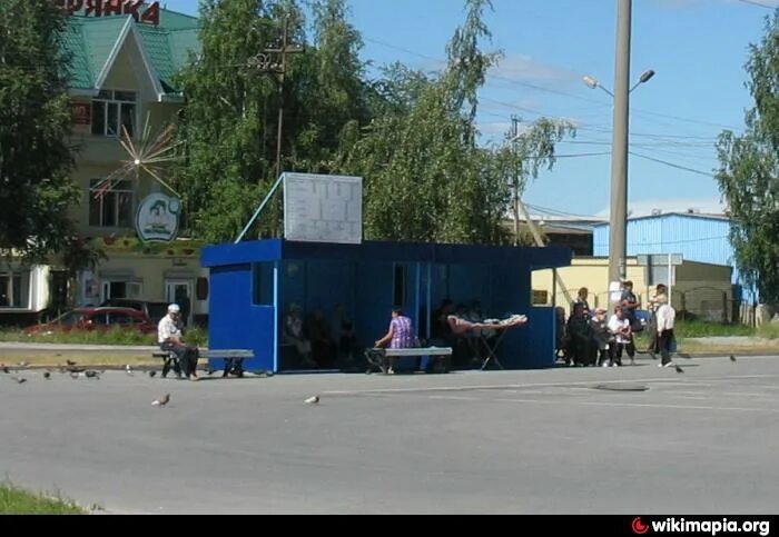 Автовокзал нефтеюганск. Автовокзалов города нефтеюганск. старый автовокзал город нефтеюганск. звездная остановка нефтеюганск. автобусные остановки нефтеюганск.