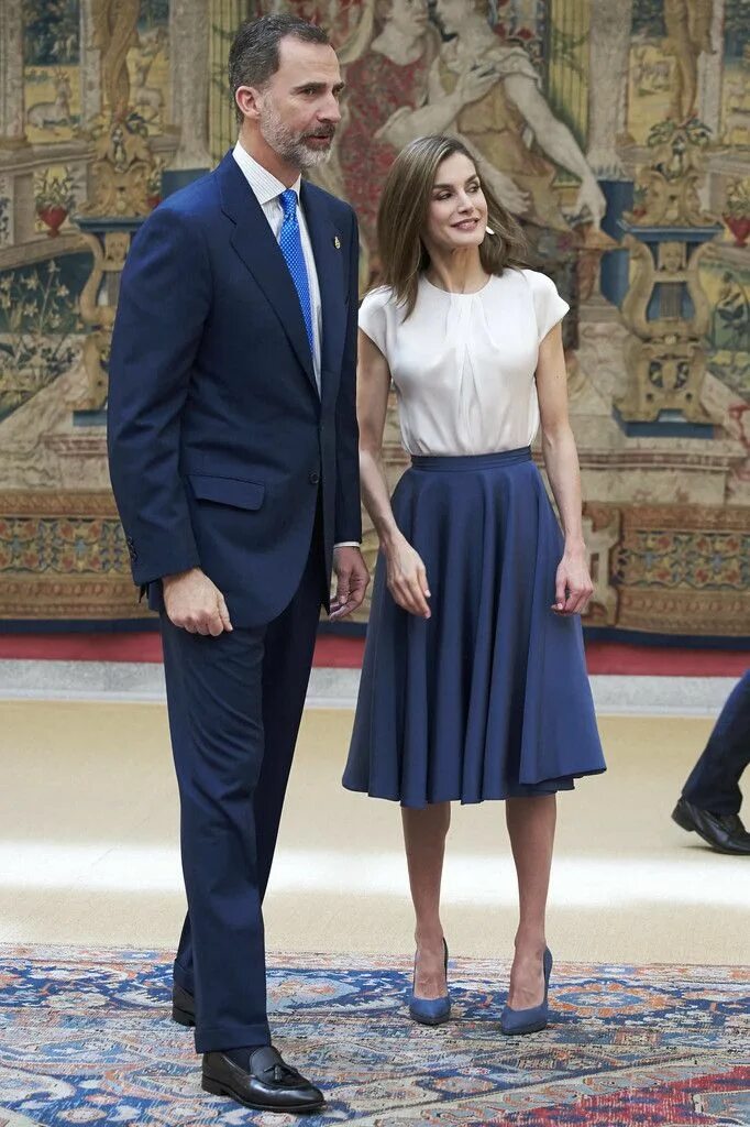 Королева летиция испания рост и вес. Летисия (королева испании). Королева испании летиция 2021. Испания рост. Педро санчес испанский политик.