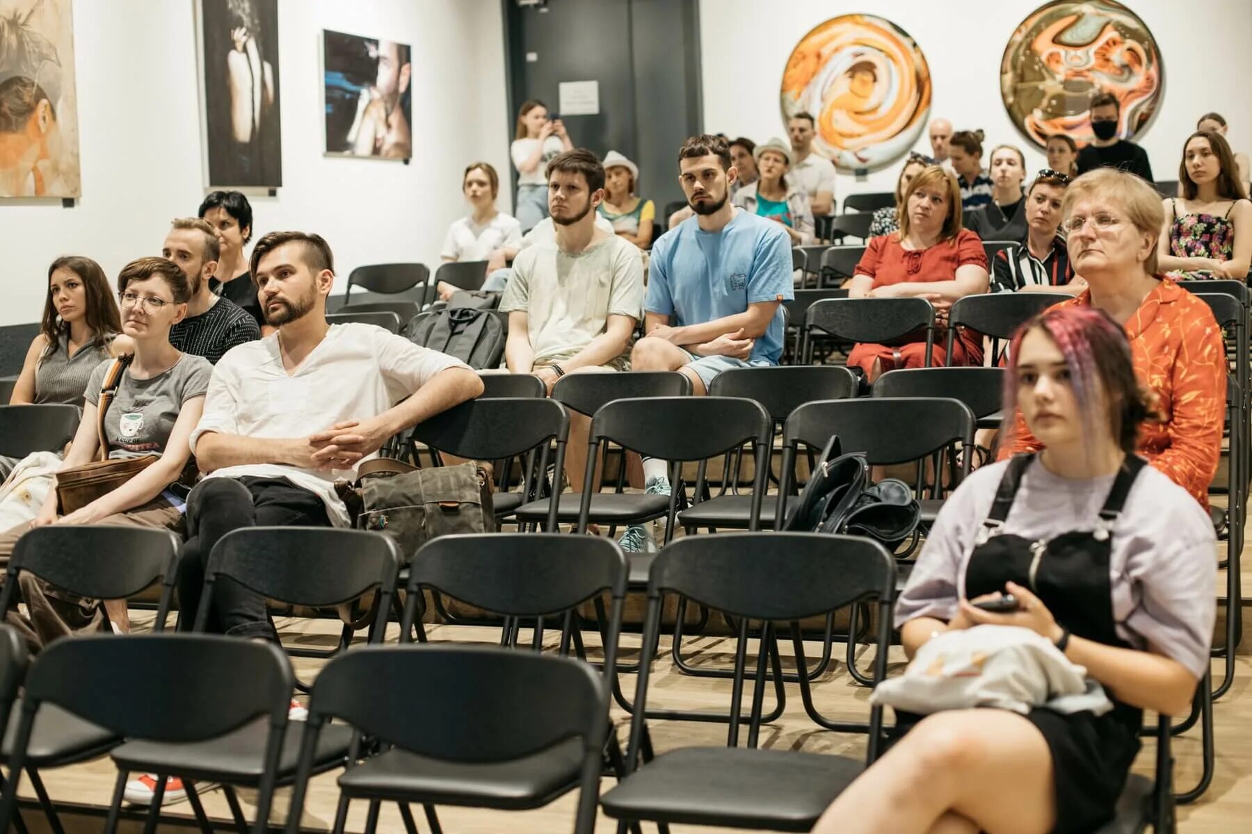 Паблик ток. Креативная неделя. Публичное выступление личный бренд. Public talk шоу. Корпоратив статуя ресо в крокус сити.