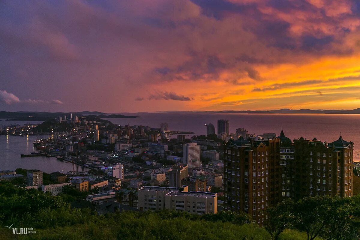 Фанзавод владивосток вид сверху. Рассвет владивосток завтра. Задымление во владивостоке. Над городами владивосток. Над городами владивосток.