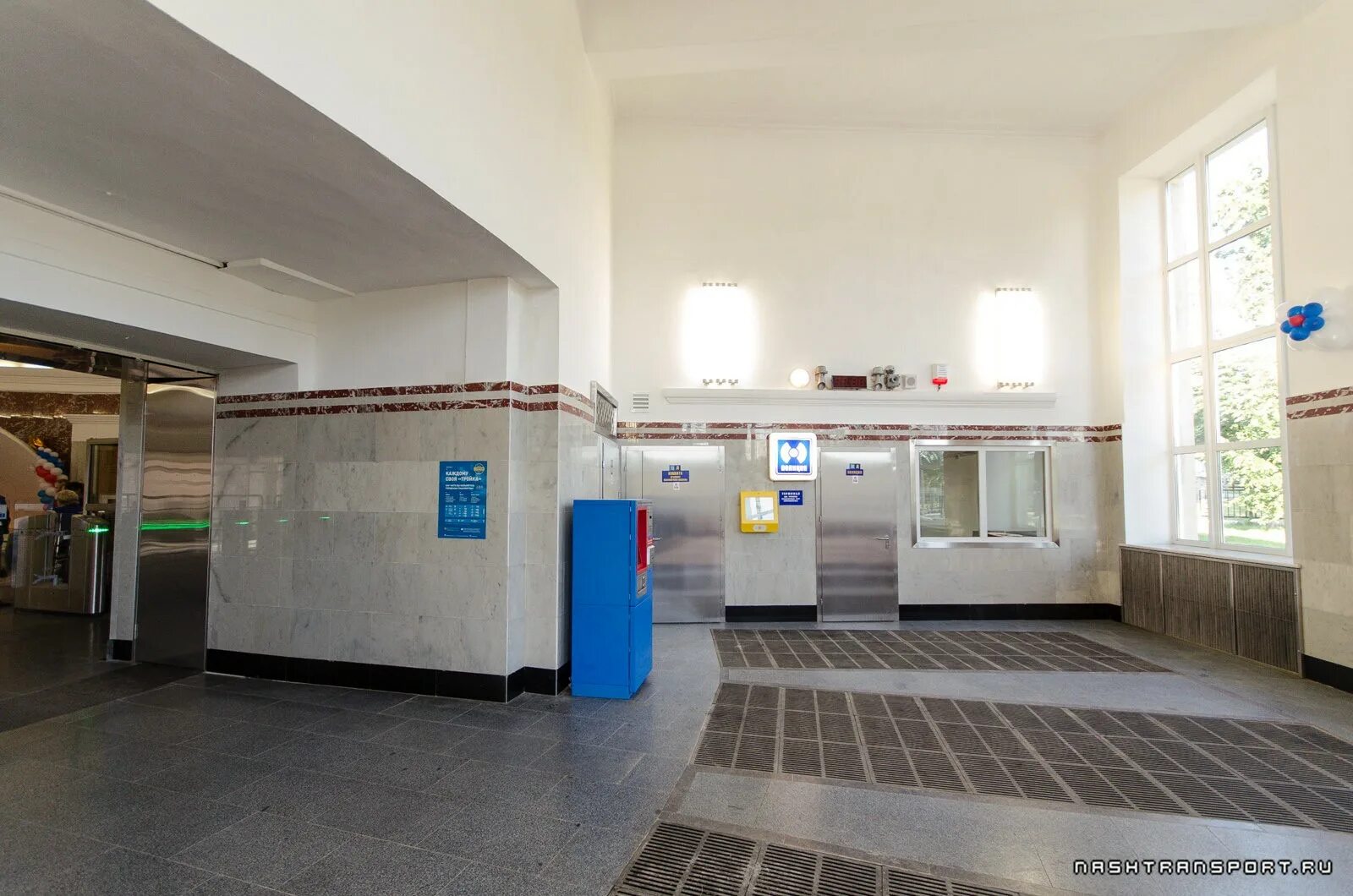 Станция метро вднх вестибюль. Вестибюль станции метро черкизовская. Северный вестибюль станции. Интерьер станции красные ворота. Метро спортивная северный вестибюль.