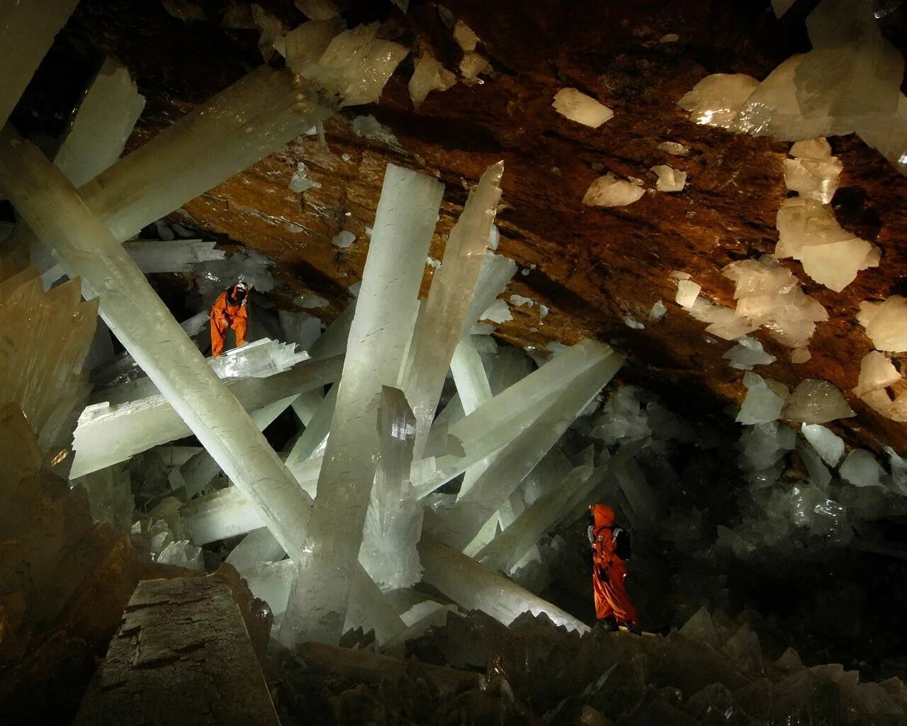 Кристалл шахты. Пещера кристаллов (Cueva de los cristales), Мексика. Пещера Куэва де Лос Кристалес. Пещера кристаллов гигантов в Мексике. Шахта Найка, Мексика.