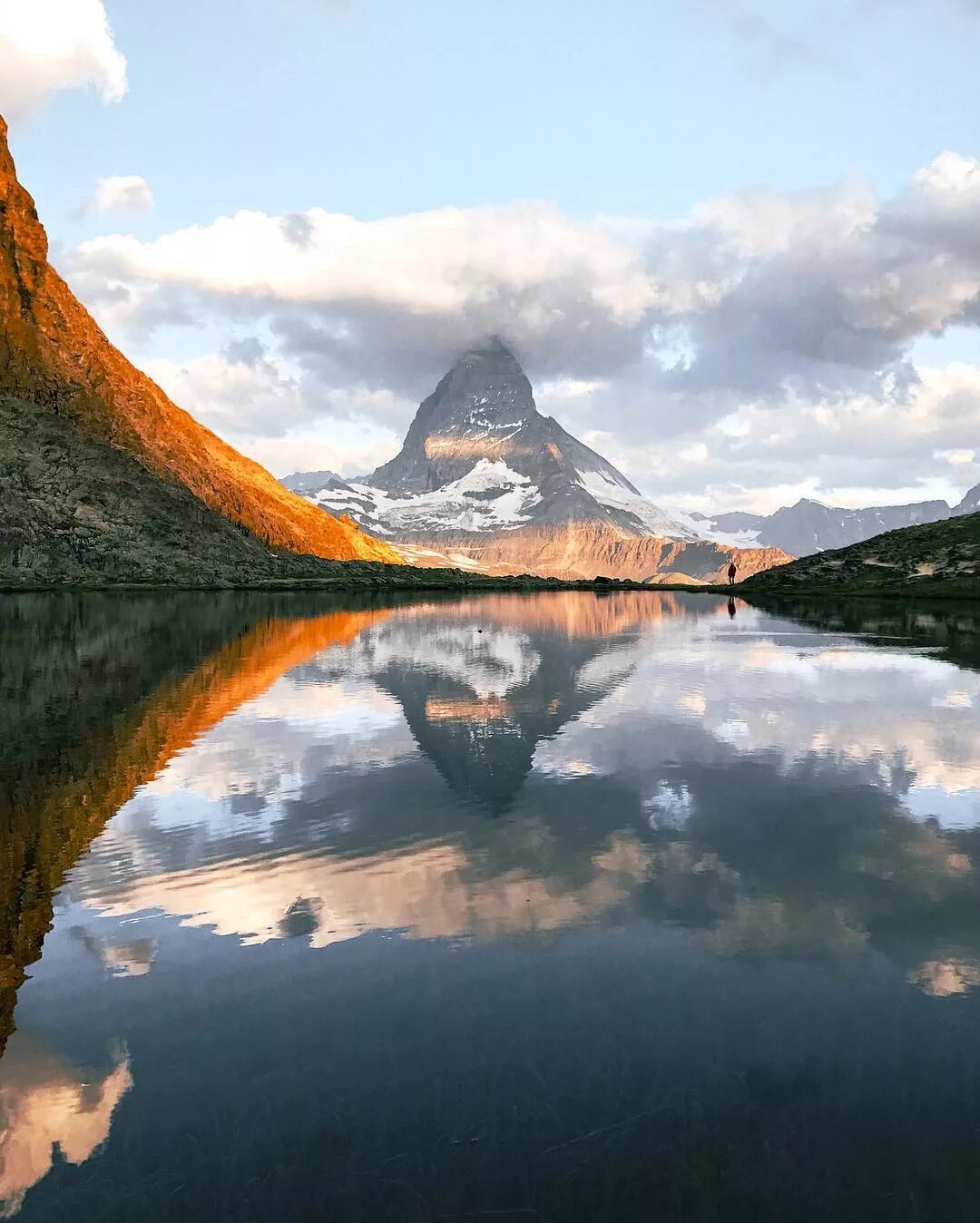 Невероятные картинки. Озеро Бондхус Норвегия. Красивый пейзаж. Удивительная природа. Удивительные пейзажи.
