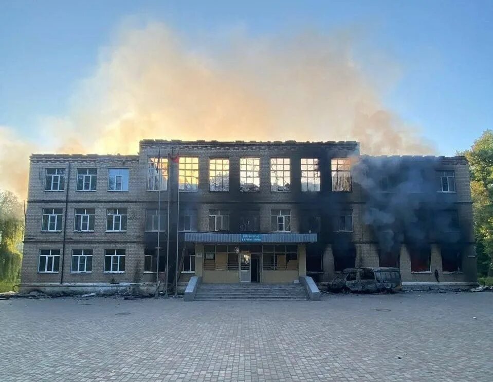 Авдеевка 16 02. Авдеевка школа 2. школа 21 донецк после обстрела. авдеевка 2025. авдеевка 2025.