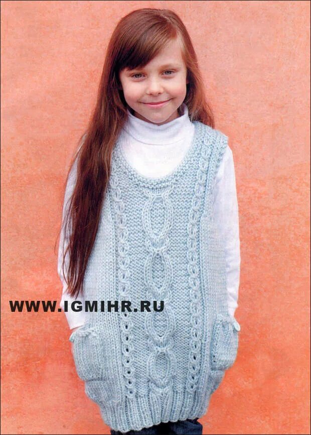 Вязанная желетуа дл девочки. Жилет девочке 9 лет спицами. Вязаный жилет для девочки 10 лет. Жилет елены нодель для мальчика. Жилет девочке 9 лет спицами.