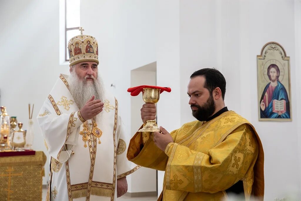 Служба в церкви сочи. Служба в церкви сочи. Храм архистратига михаила сочи. Георгий магомедов протоиерей курская епархия. Брейтово храм рождества иоанна предтечи.