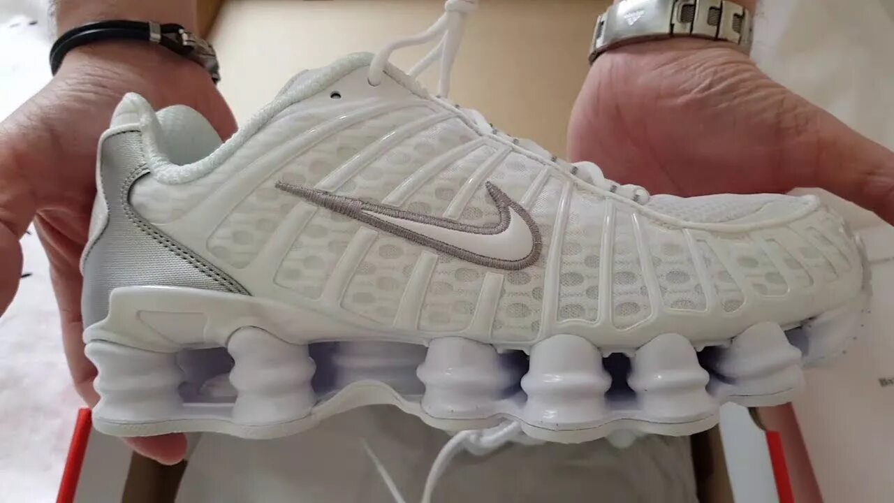 Nike Shox TL White Metallic. Nike Shox TL White Metallic Silver. Nike Shox White. Nike Shox TL Metallic Silver.