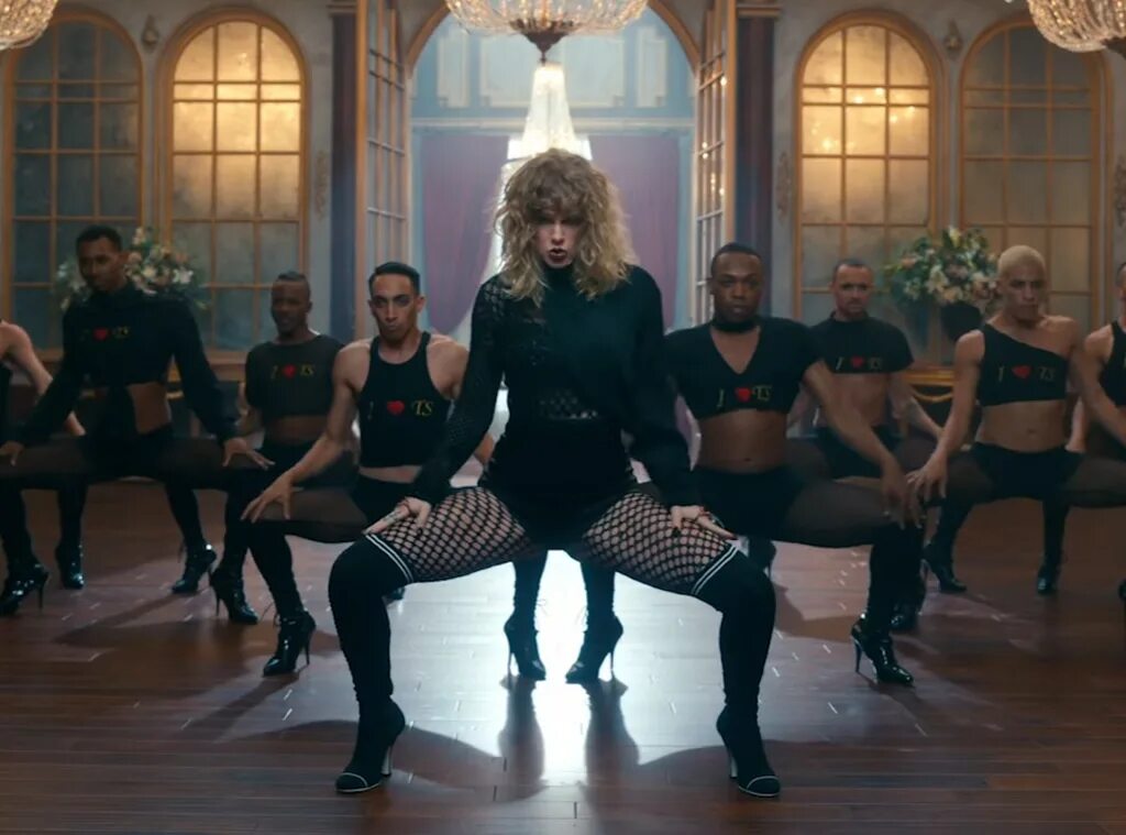 Тейлор Свифт look what you made me do. Доминатрикс Тейлор Свифт. Taylor Swift looks. Тейлор Свифт клипы. Тейлор свифт look