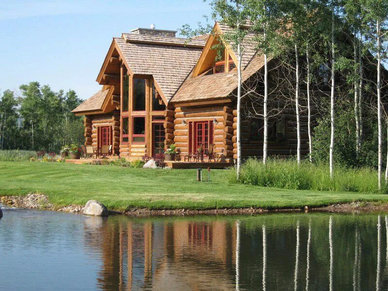 Какой дом является. Дом в экологически чистом месте. Красивый экологически чистый деревянный дом. Экологически чистый деревянный дом в России. Стройка экопоселения.
