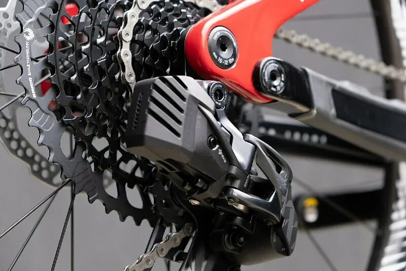Sram sx eagle 1x12 цепь. Трансмиссия sram. Трансмиссия sram. Групсет sram eagle. Sram 12 скоростей sx eagle.