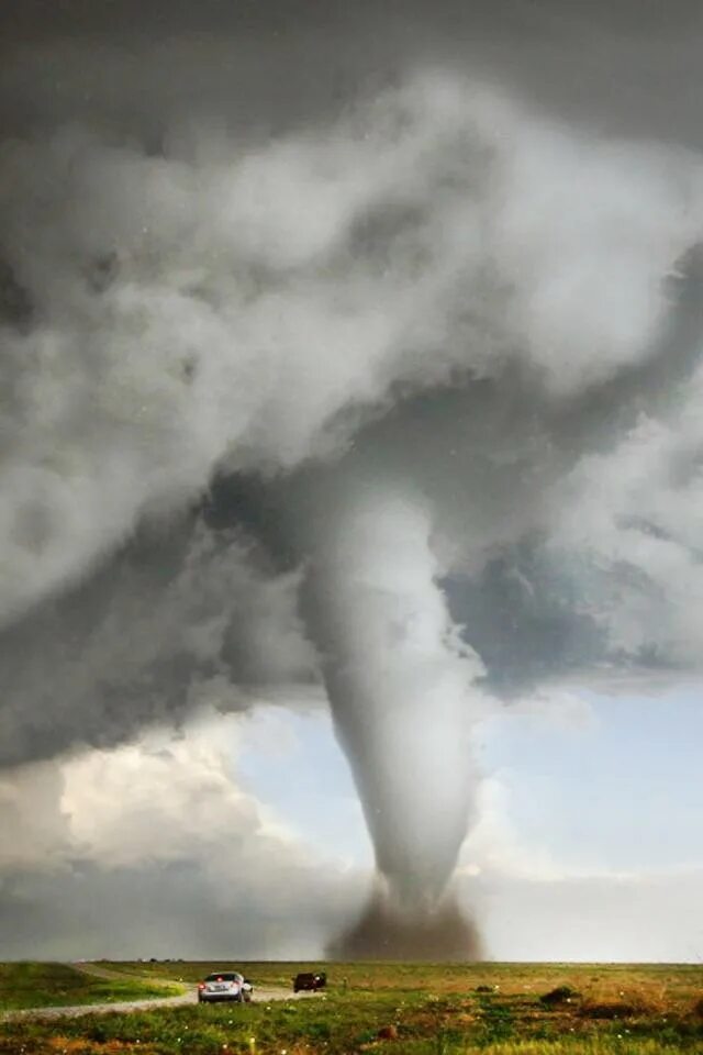 штат канзас торнадо. система залпового огня ураган афганистане. ураган смерч торнадо. торнадо с молниями. поражение смерча.
