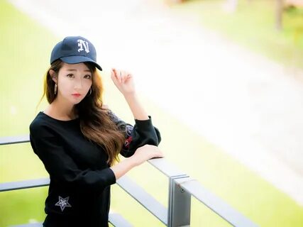 Download wallpaper look, girl, pose, cap, Asian, bokeh, section girls in re...