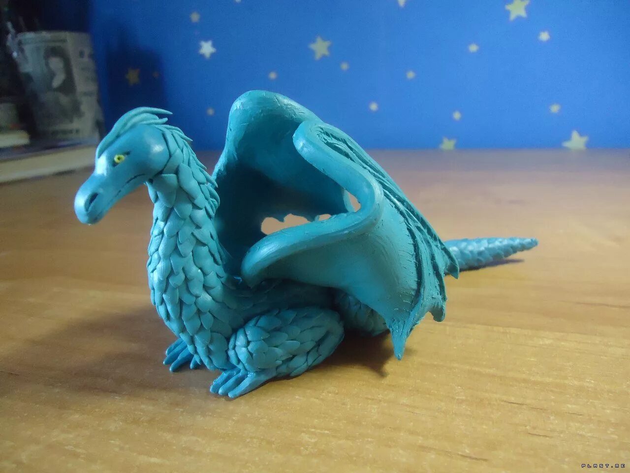 дракон из пластилина для детей. лепка дракона из пластилина. зелёный дракон из пластилина. ольга фонина пластилиновые картины. дракоша тоша пластилин.