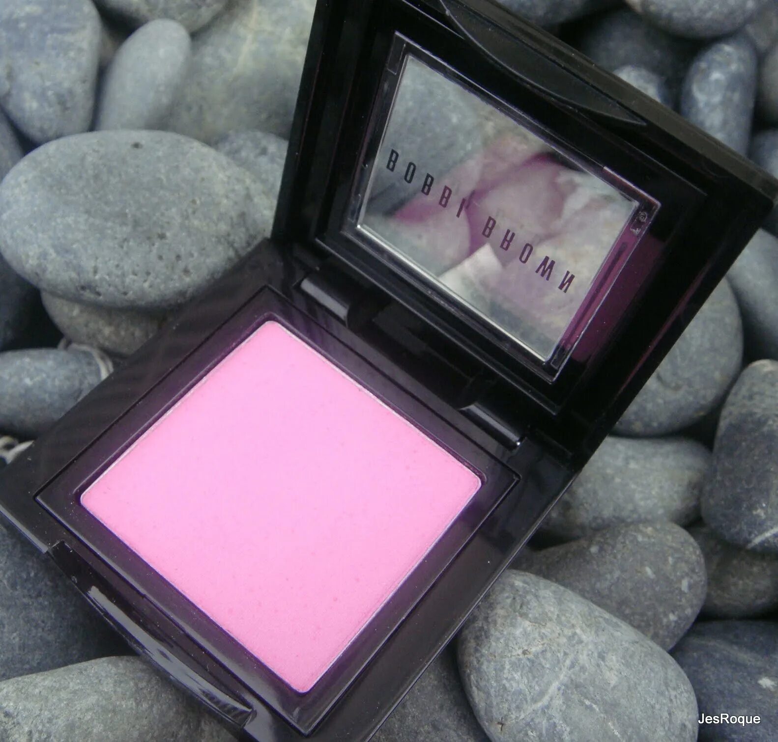 Blush brown. Bobbi Brown pale Pink румяна. Румяна Bobbi Brown pale Nectar. Румяна Bobbi Brown Peony. Румяна Bobbi Brown blush pale Pink.