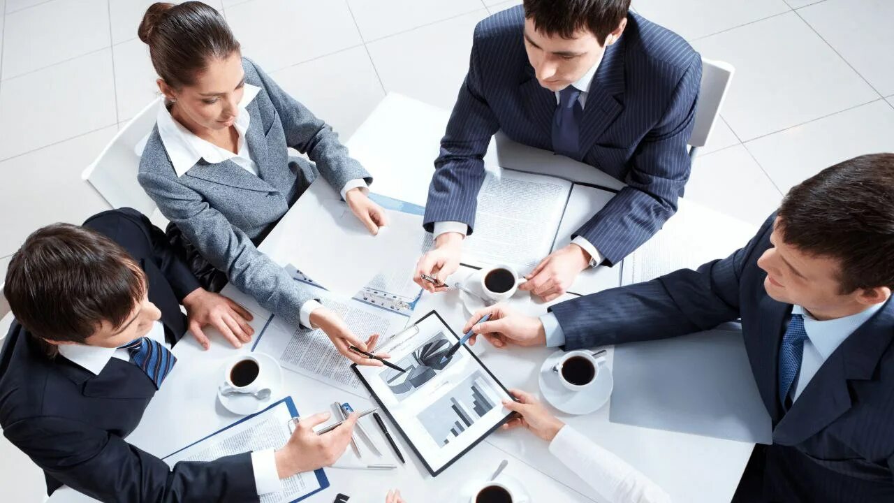 Рынок труда иллюстрации. Социально кадровый. Менеджмент. Социально кадровый центр. Диаграмма с человечком.