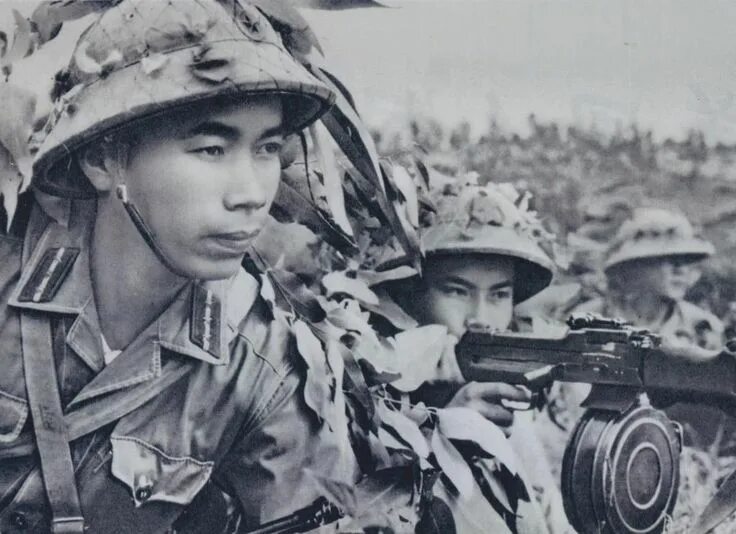 Vinh phuc. Вооружение вьетнамцев. Памятник миг-21 вьетнам. Вертолётная рота сша. Вьетнам до 21 года.
