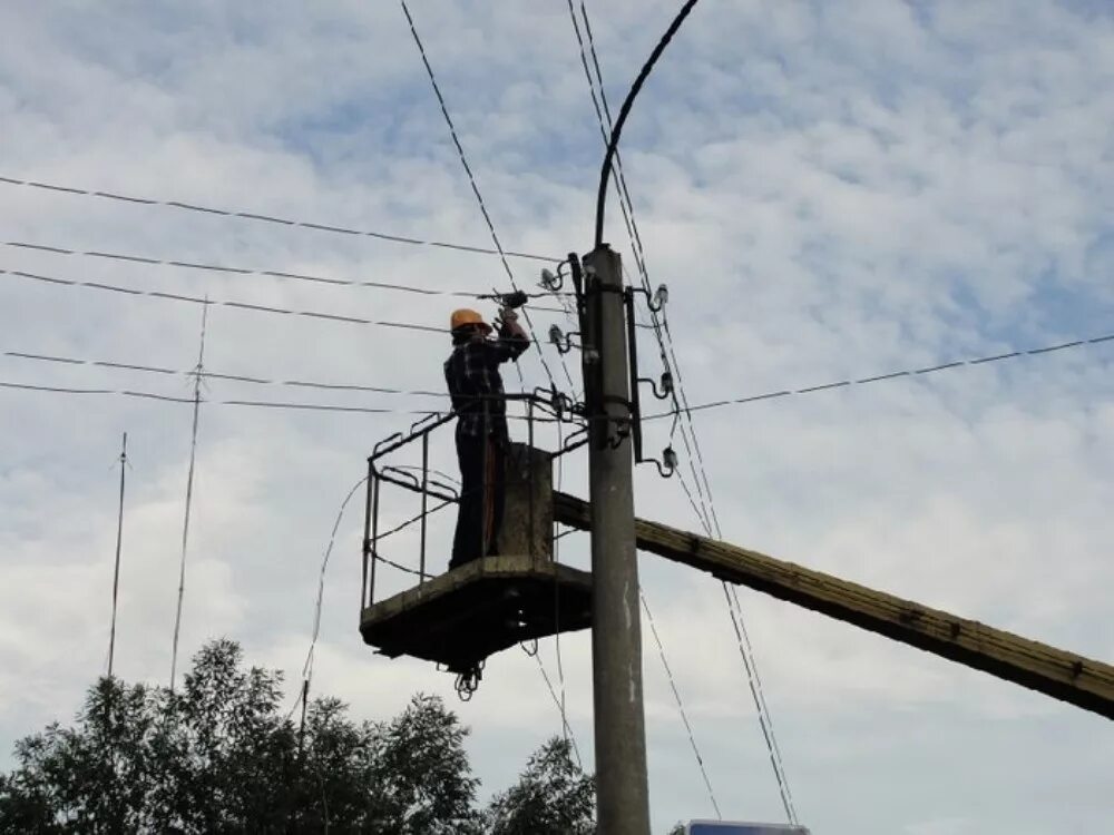 Обрыв лэп. Провода вл 110 кв. Обрыв проводов. Обрыв электропередач. Обрыв лэп.