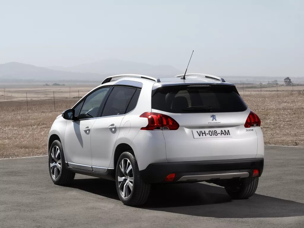 2008 обзор. Peugeot 2008 i. peugeot 2008 2014. peugeot 2008 diesel. пежо 2008 мт.