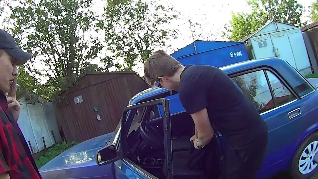 С толкача задним ходом. Заводка жигуля. завести жигули. жигуль заводится. завести с толкача.