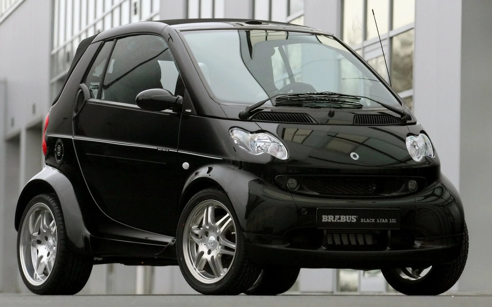 Мерседес смарт Брабус. Smart Fortwo Brabus 2006 Black Star 101. Mercedes Smart Fortwo. Smart Fortwo 2002. Двухместное авто