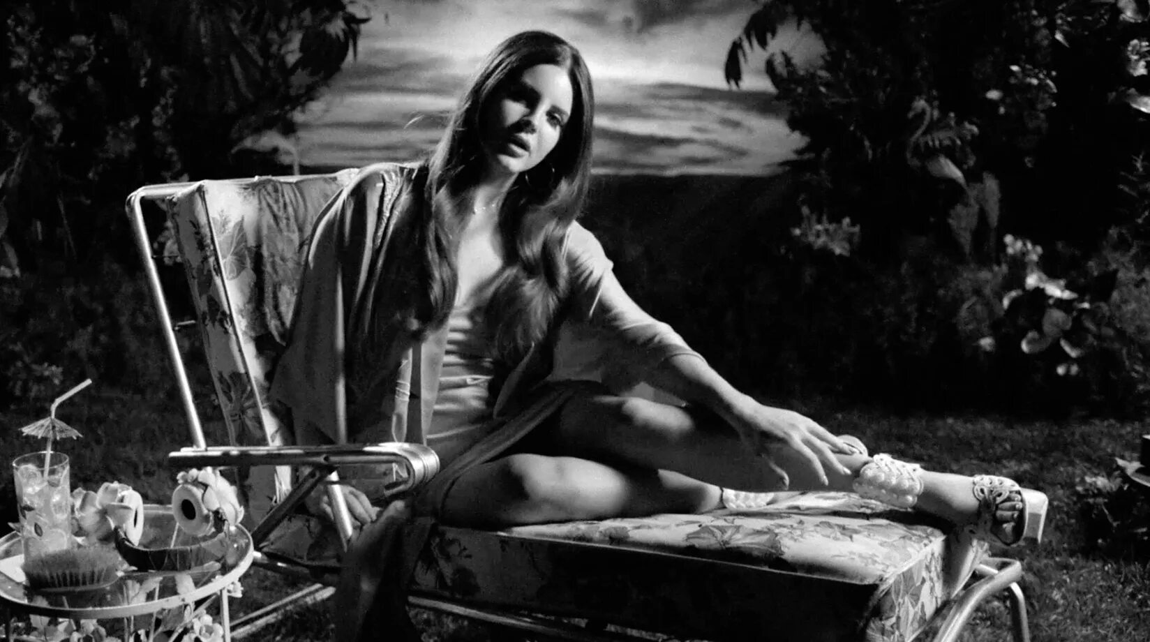 Фотосессии ланы дель рей. Music to watch boys to demo. Lana del rey music to watch boys to. Music to watch boys to demo. Неоновые надписи на рабочий стол.