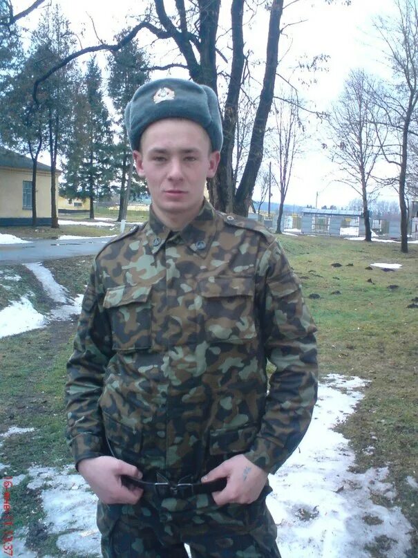 От полученных ранений умер военный Антон Микужис, сопровождавший попавшую под об