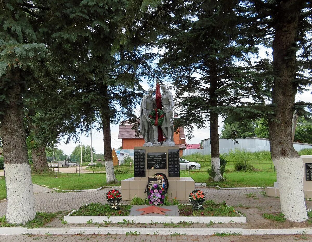 Кузьмищево тарусский. Церковь в Кузьмищево Калужской области. Село Кузьмищево Тарусского района Калужской области России.. Кузьмищево Тарусский район.