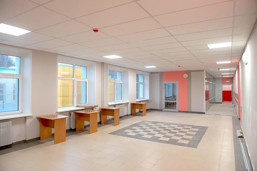 Школа без ремонта. Школа 34 москва. Директор школы 34 брянск. Школа 34 брянск. Школа 34 ремонт.